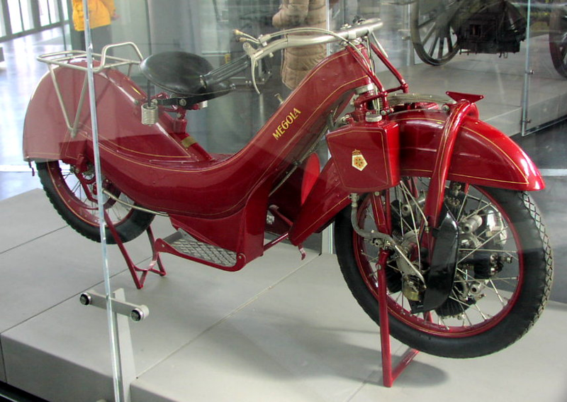 Illustration for article titled This Prototype Motorcycle Represented A Gloriously Backwards Future